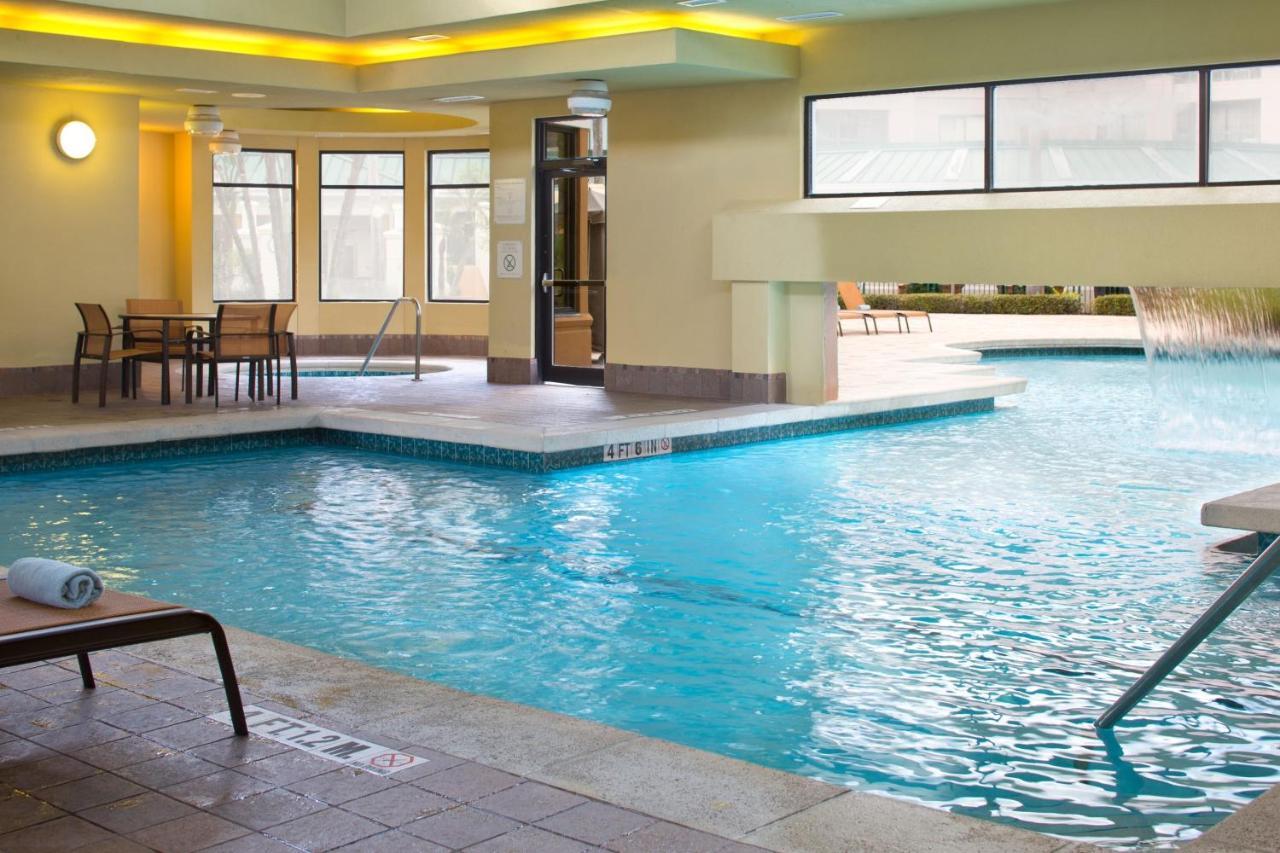 Courtyard By Marriott Orlando Lake Buena Vista In The Marriott Village Exterior photo