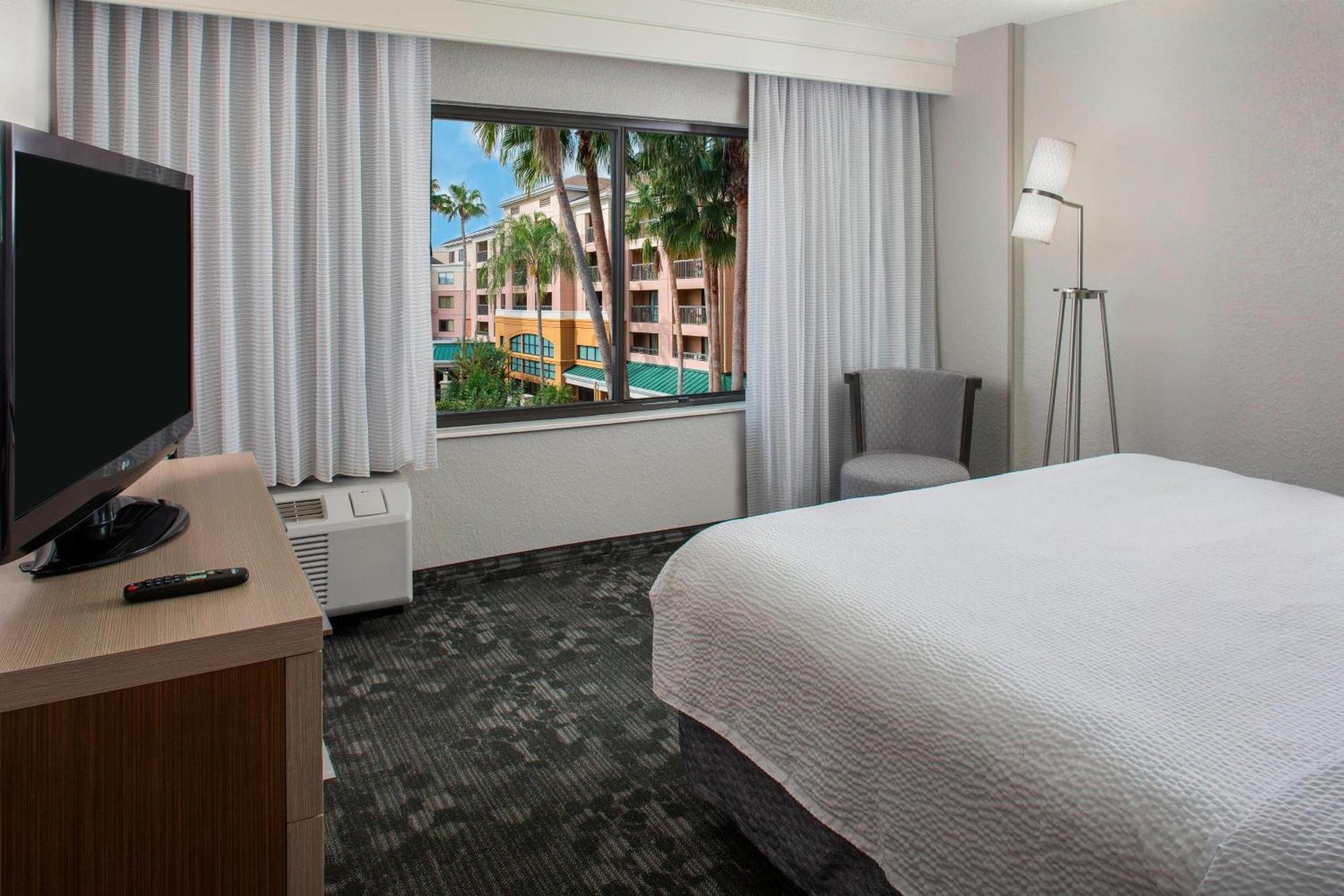 Courtyard By Marriott Orlando Lake Buena Vista In The Marriott Village Exterior photo