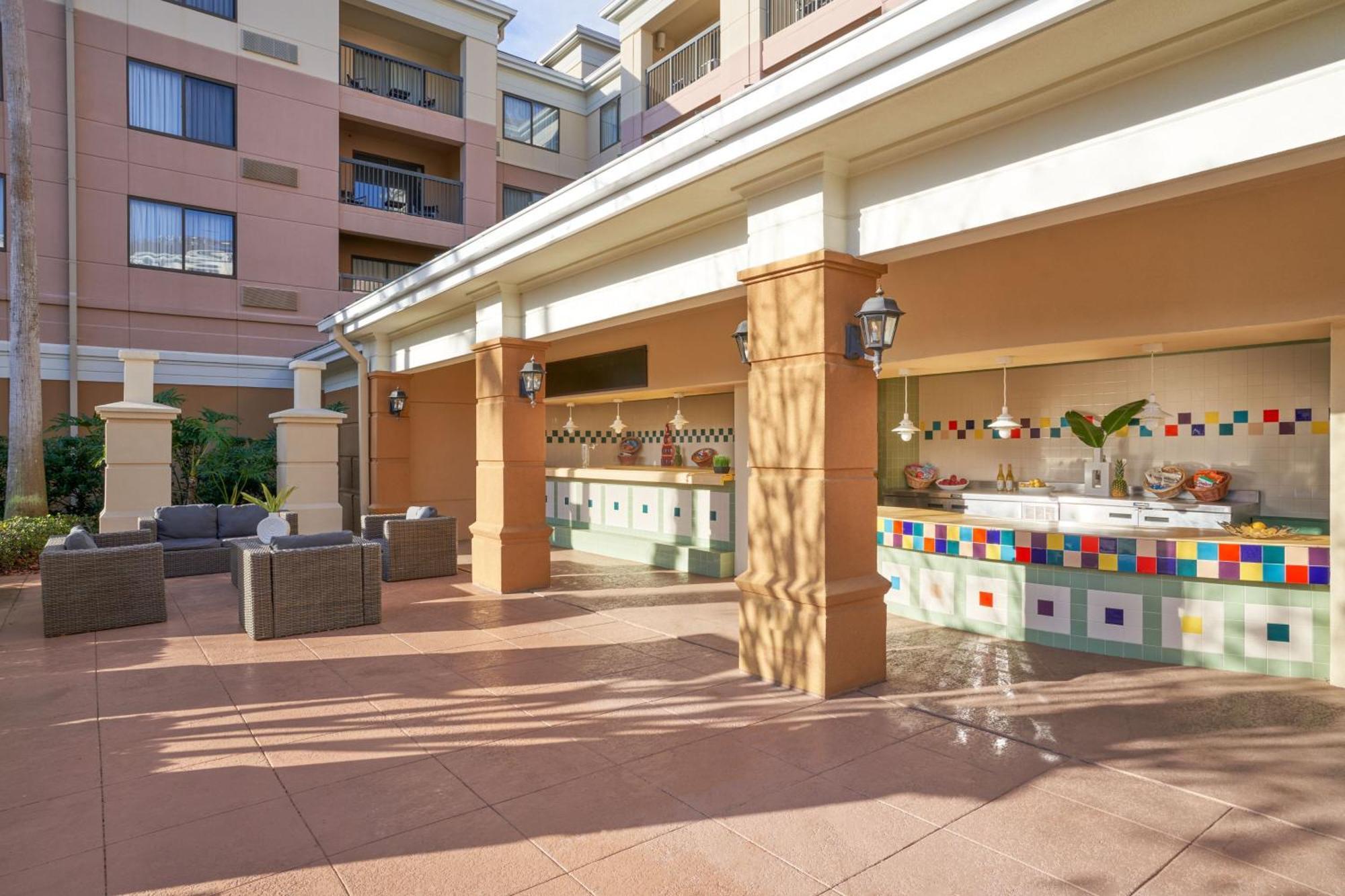Courtyard By Marriott Orlando Lake Buena Vista In The Marriott Village Exterior photo