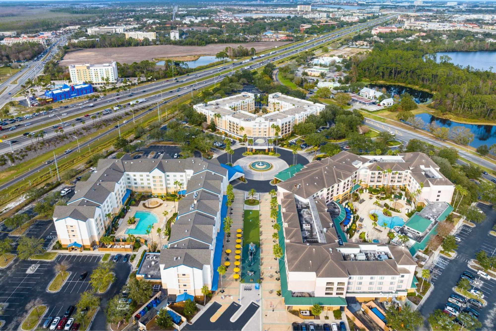 Courtyard By Marriott Orlando Lake Buena Vista In The Marriott Village Exterior photo