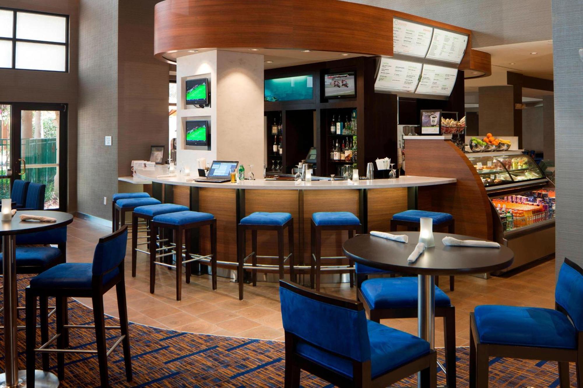 Courtyard By Marriott Orlando Lake Buena Vista In The Marriott Village Exterior photo