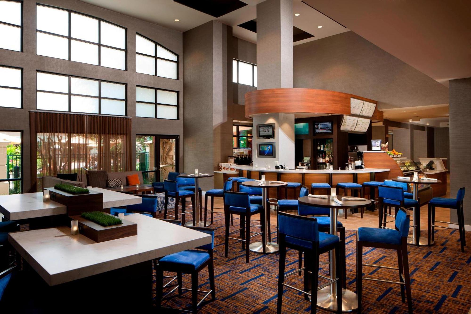 Courtyard By Marriott Orlando Lake Buena Vista In The Marriott Village Exterior photo