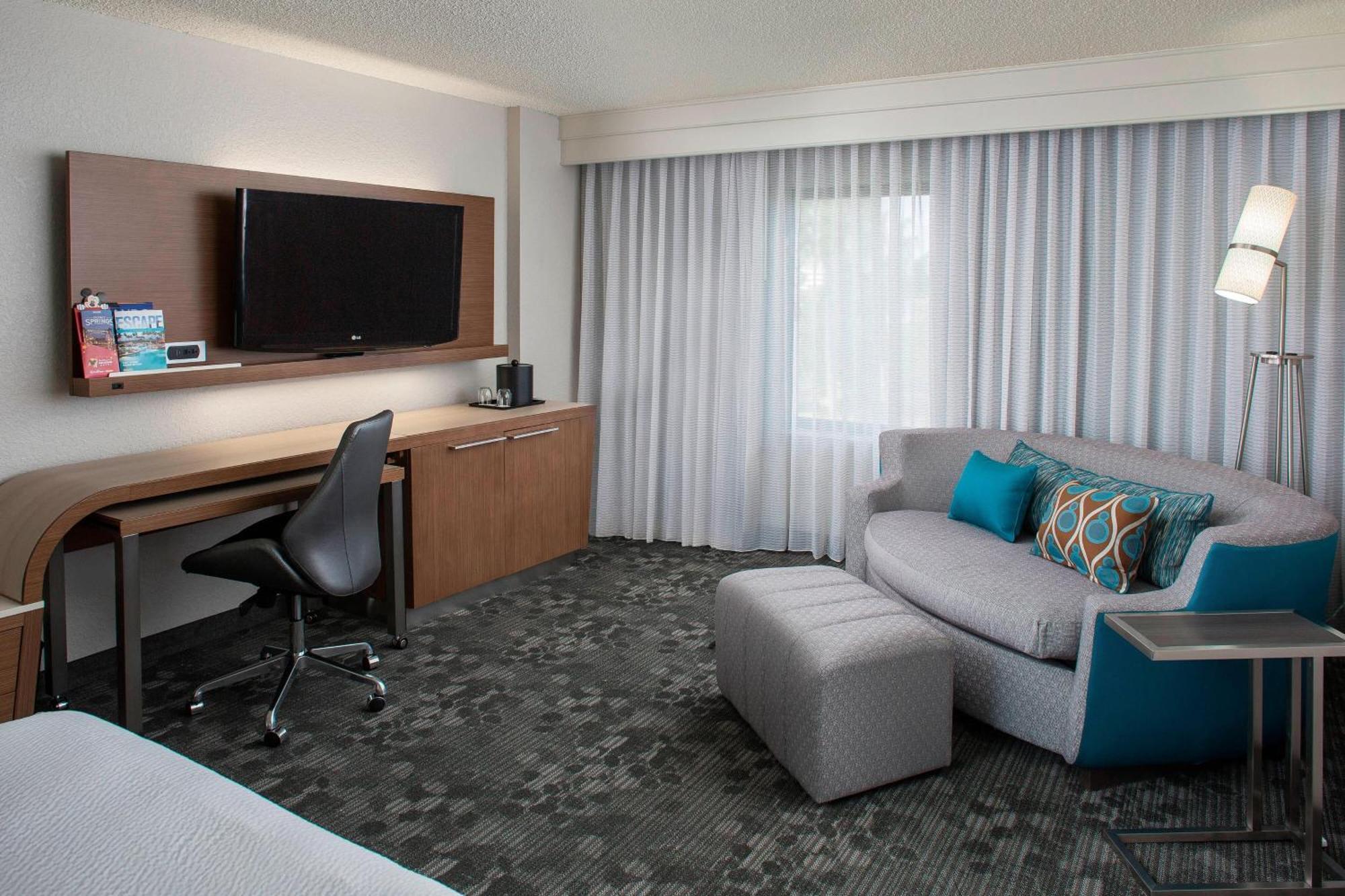 Courtyard By Marriott Orlando Lake Buena Vista In The Marriott Village Exterior photo