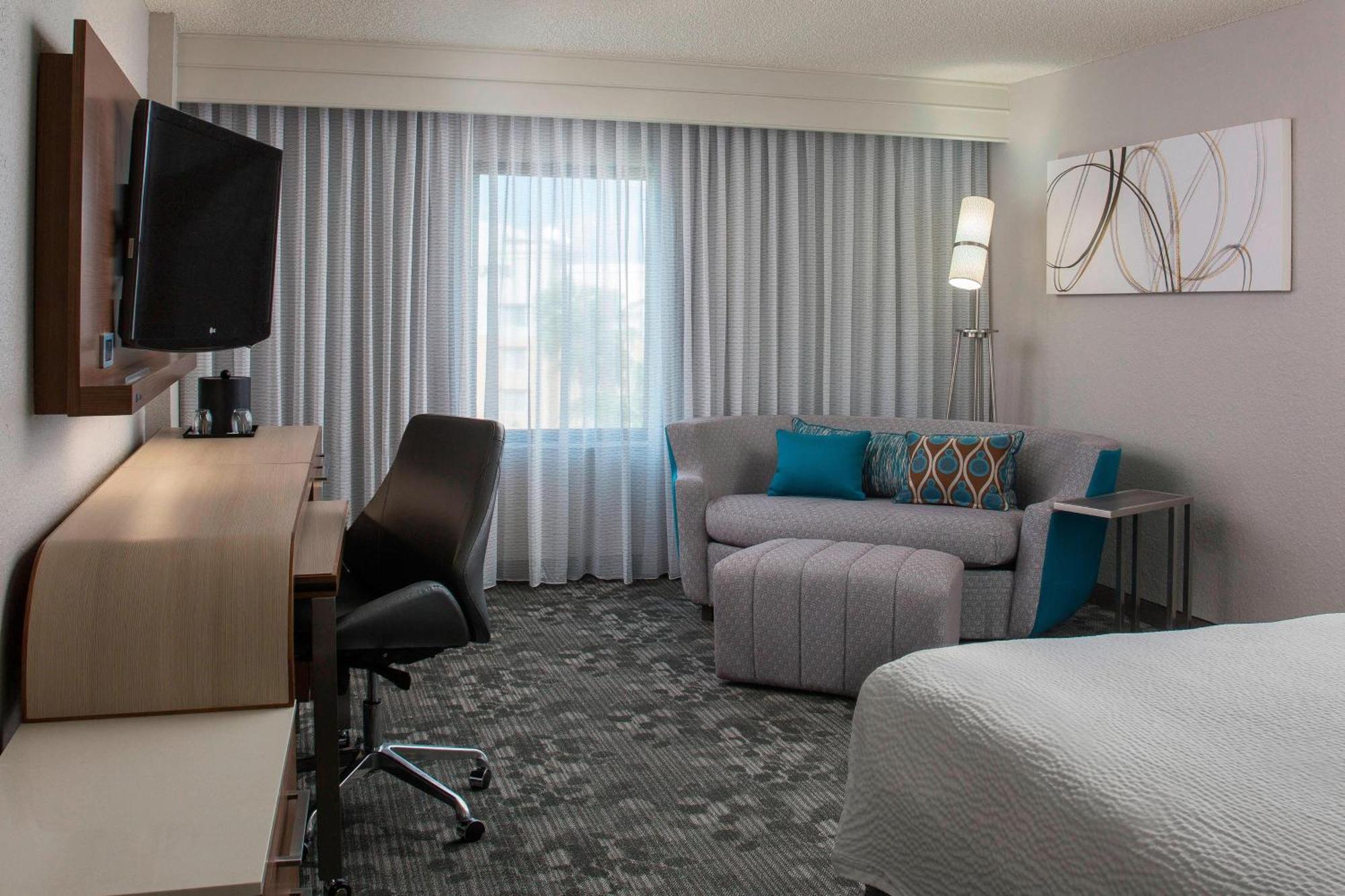 Courtyard By Marriott Orlando Lake Buena Vista In The Marriott Village Exterior photo