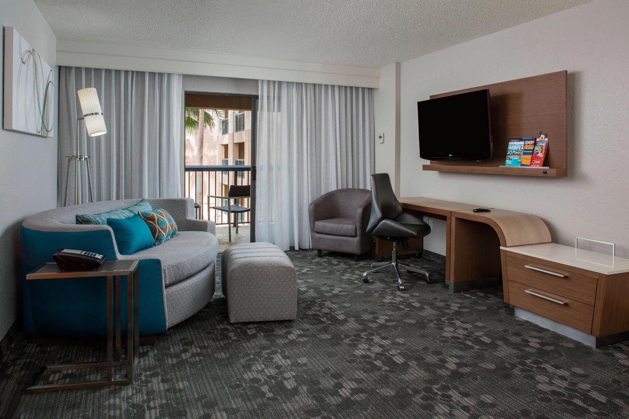 Courtyard By Marriott Orlando Lake Buena Vista In The Marriott Village Exterior photo